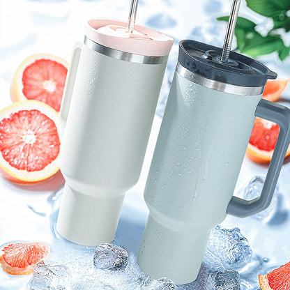 Izolirana čaša od 1227 ml sa slamkom