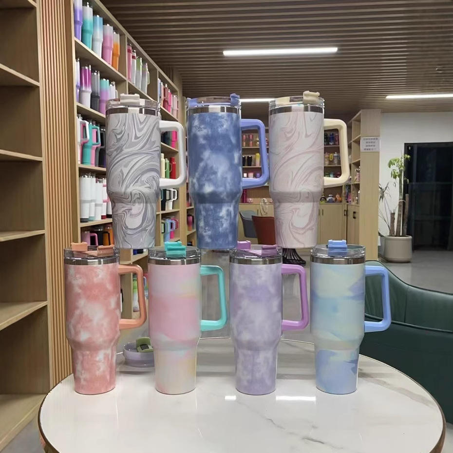 Izolirana čaša od 1227 ml sa slamkom