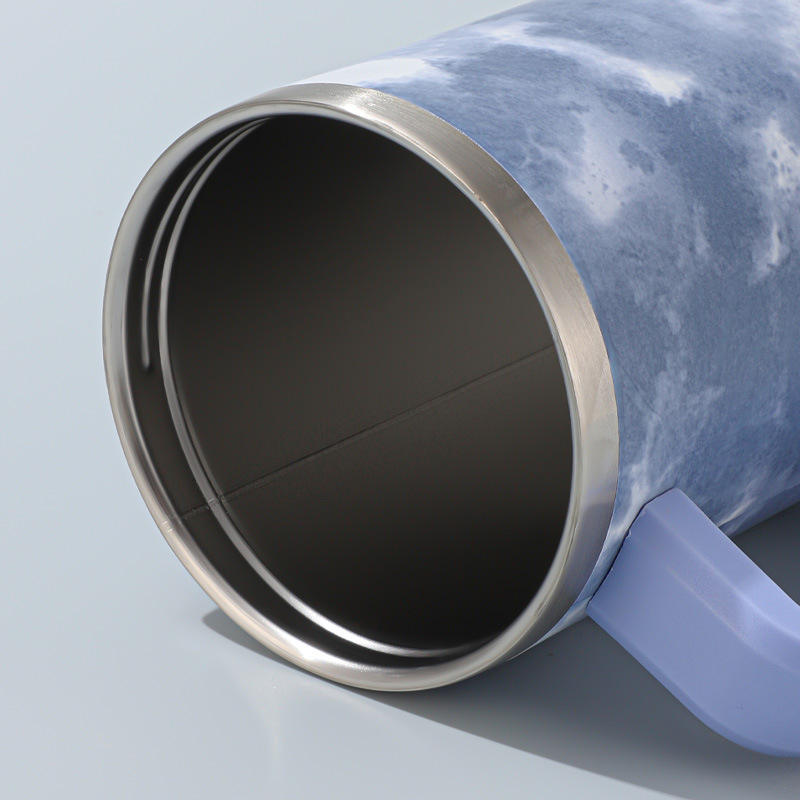 Izolirana čaša od 1227 ml sa slamkom